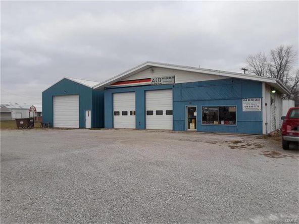 646 E Railroad St, Shipman, IL 62685